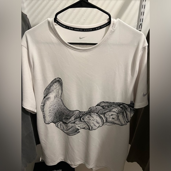 NIKE running division shirt - Picture 1 of 3